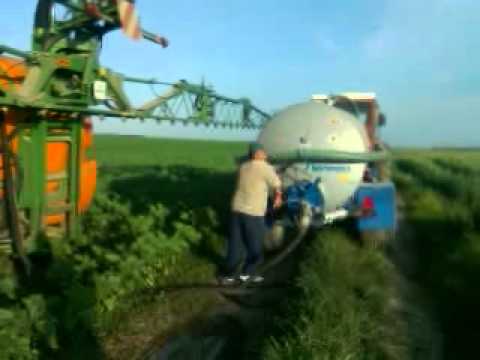 Ferma Stanescu Izvoru AG RO Floarea soarelui 7 iunie 2011 foliar John Deere 6930 + Amazone UF 1801