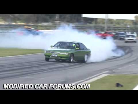 Green VN Powerskid at Perth Powercruise 2009