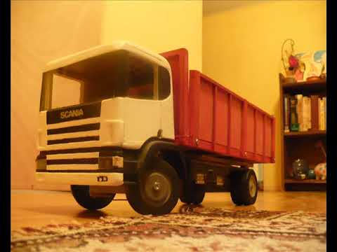 Camión de madera modelismo - Camión construido casi en su totalidad en madera parabrisas y ventanas de vidrio los focos iluminan realmente y las puertas se pueden abrir. deje toda la can...