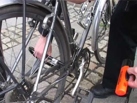 how to fit a d'lock to a bike