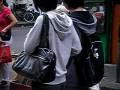 videos de Streetside merchant in Shanghai - fried octupus