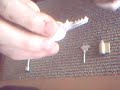 Bumping locks with bump keys Bumping locks with bump keys