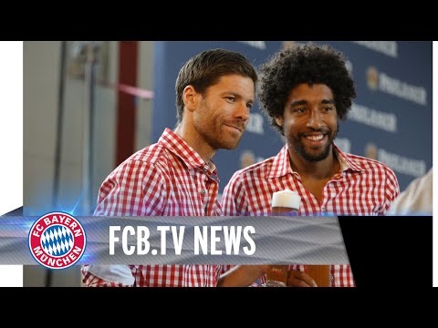 Xabi Alonso beim Paulaner-Lederhosen-Shooting