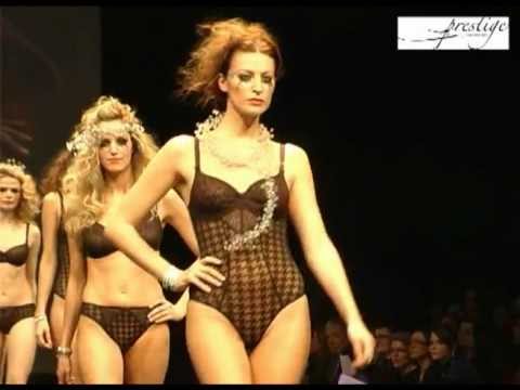 lingerie defile