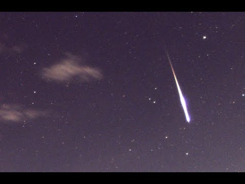 Brilliant fireball and persistent trail in the sky of Reunion Island, 27 may 202 uploaded by Patrice Huet
