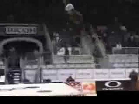 BMX BIKES TRICKS STUNTS CRASHES