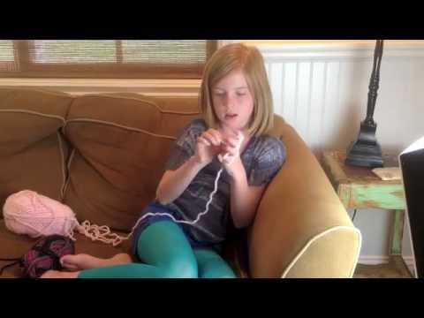 tween - Learn how to finger weave or knit with just your hands and a ball of yarn.The easy to follow DIY from a crafty tween will show you how.