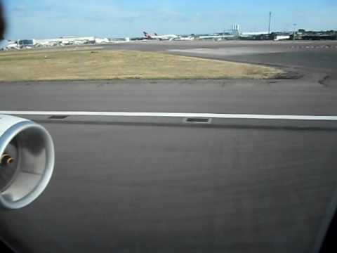 Oman Air A330-300 landing