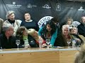Lucía Etxebarría contesta sobre la mani13e