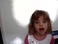 Umbrella - Rihanna e Iana (crian�a cantando)