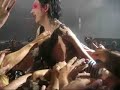 Le début est un peu à chier a cause que je suis dans le«trash/slam» mais vs verrez jamais d'aussi proche Marilyn Mason on le voit à mm pas 1 mètre durant le show!!!