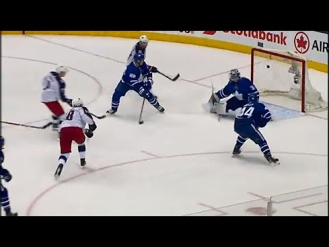 Video: Blue Jackets score two quick goals to tie game against Maple Leafs