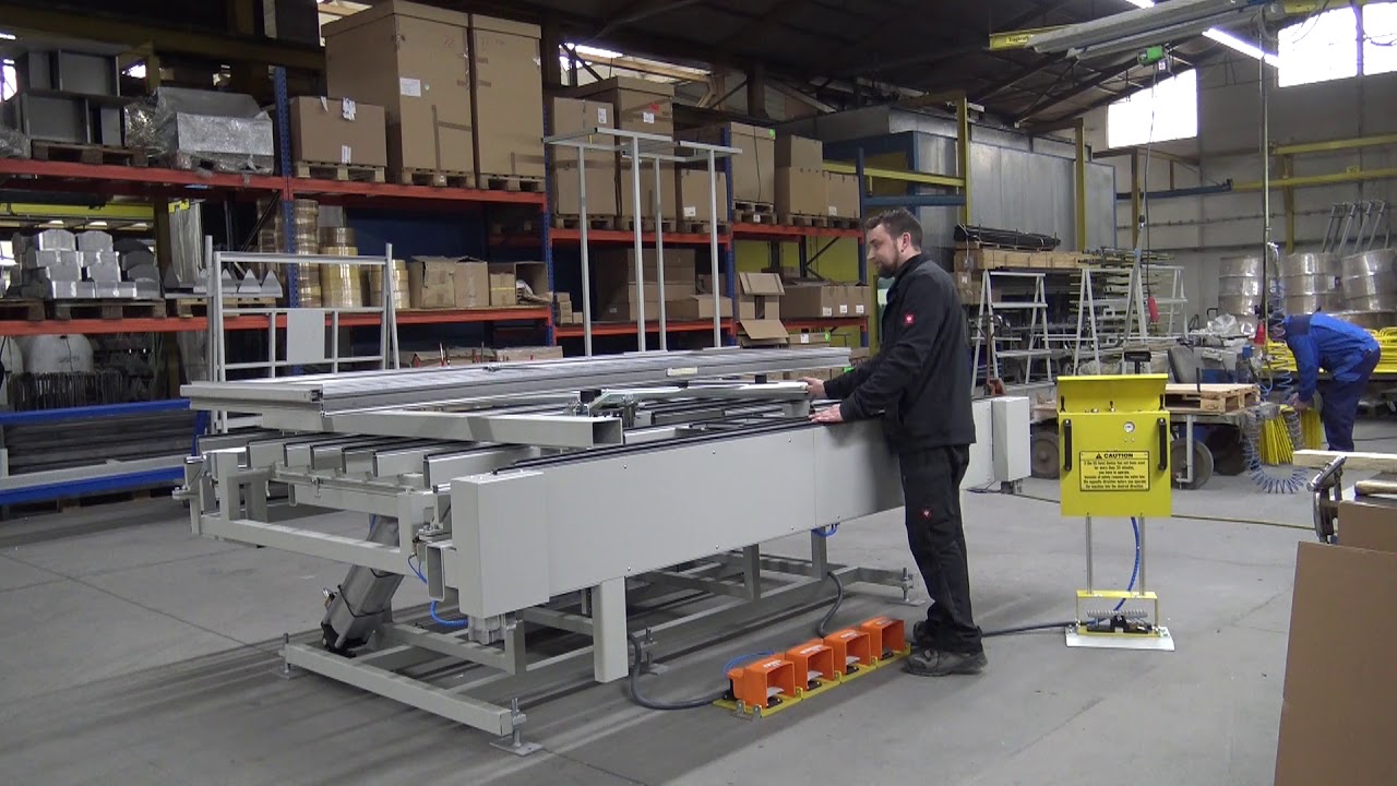 שולחן אוטומטי לזיגוג והידוק גומי U בדלתות וחלונות הזזה מאלומיניום תוצרת גרמניה