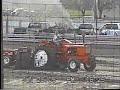 Allis Chalmers 220 pulling Farm Stock