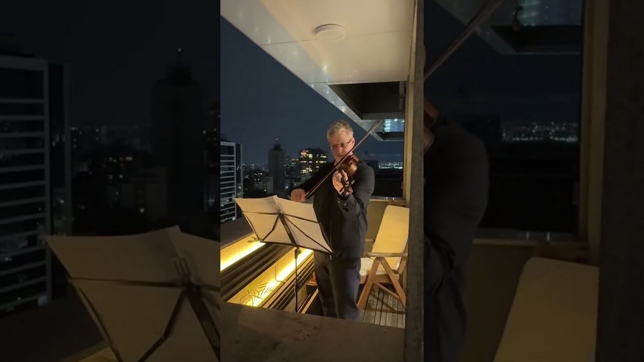 "Dos filhos deste solo és mãe gentil, Pátria amada, Brasil!"