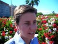 Opus Dei en Valencia. Una joven ejecutiva habla de su vida,paseando por el Puente de las Flores