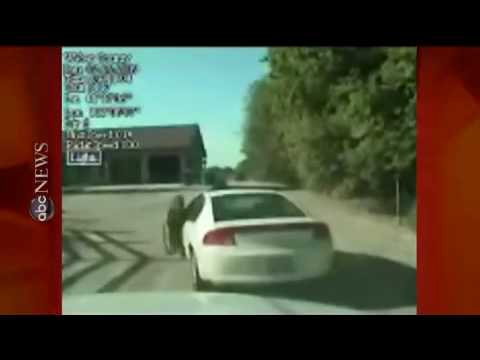 Niño roba auto de sus padres y es perseguido por la policía