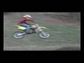 videos de Kid goes over handlebars on dirt bike after jump
