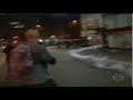 GALVÃO BUENO – Manifestante chuta bomba de lacrimogênio de volta na polícia!