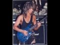 GUITAR BATTLE!!George Lynch vs. Jake E. Lee