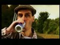 il y a les bons et les mauvais chasseurs
(ndlr : tous les chasseurs sont mauvais...)
dans une campagne d�serte, une belle jeune fille innocente rencontre un chasseur effrayant..
un film de nicolas romieu avec tatiana laurens et eric veiga
