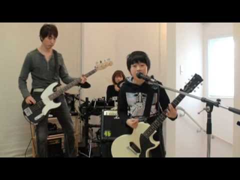 グリーンDAY休日の10年目の子供とFamiryBand