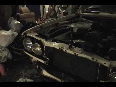 1983 Mercedes-Benz 240D – part 25: removing passenger front fender