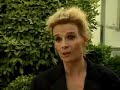 Juliette Binoche on war