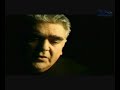 pasxalis terzis-o dikos mou o dromos

to onoma mou mes stis listes ap'ta ploia, 
sta aeroplana, sta ftina xenodocheia
h figi sto proswpo mou charagmeni
kai mou les esi pws eimaste demenoi
den mporei na me kratisei o eautos mou
se kanena den anoikw, eimai dikos mou
ton spasmeno ourano sou mi mou dwseis
s'agapw, ki etsi mporei na m'exontwseis

o dikos mou o dromos
m'echei chronia diallexei
stin odo grafei monos
epikindini lexi
o dikos mou o dromos
den mou deichnei asteri
gia agapi mou deinei
mia valitsa sto cheri

ston aera trigirnaw dichos logo
ki agkaliazomai tis nichtes me to fovo
pio kommati ghis mporei na me kratisei
afou i skepsi mou me echei exwrisei
diadromes panta stis idies iposcheseis
mi mou les pos m'agapas kai tha me deseis
tha xefigw ap'ti zoi stis charamades
panta monos tha'mai mesa se chilliades

o dikos mou o dromos...(as above)

thanks to antoniosartorio for this text!