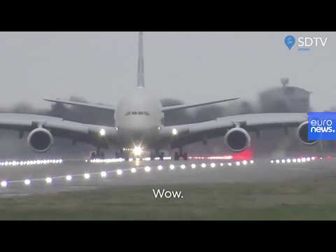 Piloten landen A380 seitwrts bei starkem Seitenwind i ...