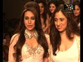 Karisma Kapoor Dazzles On The Ramp