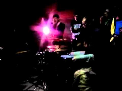 Video Paregorik vs. Viklef (live, Fluff Fest 2012)