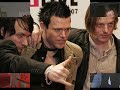Ohh...mein hungriges Herz:)A very-very simple tribute to this talented man. I hope you enjoy it ! Some pics and a lot of feeling... MIA — Hungriges Herz lyrics Dein zuckersüsser roter Mund lutscht alle Worte kugelrund Und selbst im Kampf ergeben sich, deine Lippen meinen nicht An deinen glühend heissen Wangen verbrenn ich meine Finger Selbst wenn Du mich zu Boden wirfst wähn ich mich als Gewinner Was ist mit meinem Willen bloss, machst meinen Willen willenlos Du bist eis-eiskalt Du bist eis-eiskalt Mein hungriges Herz durchfährt ein bittersüsser Schmerz Sag mir wie weit, wie weit, wie weit willst Du gehen Mein hungriges Herz durchfährt ein bittersüsses Schwert Sag nur wie weit ,wie weit, wie weit wirst Du gehen Deine Augen sehen durch mich durch jemand anderen an Wenn Deine Hände mich berühren, verfolgen sie einen Plan Mit deiner rauhen Engelszunge dringst Du in mich ein Du hälst mich fest was soll das bloss, drück ich zurück, lässt du mich los Du bist eis-eiskalt Du bist eis-eiskalt Mein hungriges Herz durchfährt ein bittersüsser Schmerz Sag mir wie weit, wie weit ,wie weit willst Du gehen Mein hungriges Herz durchfährt ein bittersüsses Schwert Sag nur wie weit ,wie weit, wie weit wirst Du gehen Sag mir wie weit wie weit wie weit wie weit...........