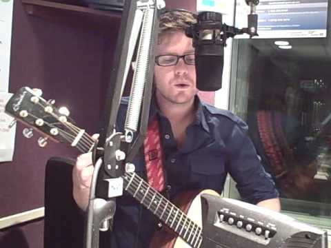 ROCKDETENTE949 - Découvrez un chanteur hyper talentueux. Vincent Vallieres de passage dans les studios de Tout le monde debout au 94,9 RockDétente Gatineau-Ottawa.