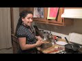 http://sogood.tv Heather Johnston demonstrates how to make perfect mashed potatoes and a sweet potato casserole as side dishes for a holiday dinner. She pairs these dishes with a white Viognier wine.Related videos:Paul McCartney Makes Mashed Potatoeshttp://www.youtube.com/watch?v=WyyEc-GNDfQButtermilk Fried Chickenhttp://www.youtube.com/watch?v=kp4DCrp7po0Roast Turkey and Stuffinghttp://www.youtube.com/watch?v=11pRUMyfeZ4