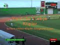 http://www.medyasi.comTFF 1. Lig ekiplerinden Giresunspor'da forma giyen Kırgız futbolcu Anton Alex'in kullandığı taç atışları görenleri adeta hayrete düşürüyor.Giresunspor'un Kırgız futbolcusu Alex'in ilginç bir taç atış şekli var. Alex önce parande atıyor, sonra topu ceza sahası içerisine kadar gönderiyor.http://www.medyasi.com