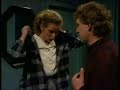 annette legt haar ruzie met helen bij. de relatie tussen dani�l en laura wordt hechter. suzanne en peter zijn vastbesloten met elkaar door te gaan. helen krijgt schokkend nieuws te horen over annette's moeder.

uitgezonden op 12 december 1990

copyright rtl4