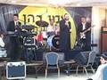 shloime cohen singing at a wedding retzei & ono