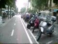 les motos pel carril bici