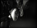 difficile de ne pas penser � l'univers de tim burton (tr�s proche de celui du groupe) dans ce (sublime) clip de dionysos ... son r�alisateur (st�phane berla) a un sacr� talent, �a cr�ve les yeux !

... extrait de monsters in love