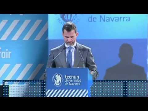Principe - Esto es lo que sucede cuando se quiere ser falsamente simpático a la fuerza, pretendiendo hablar en un idioma que se desconoce, leyendo parrafadas escritas p...