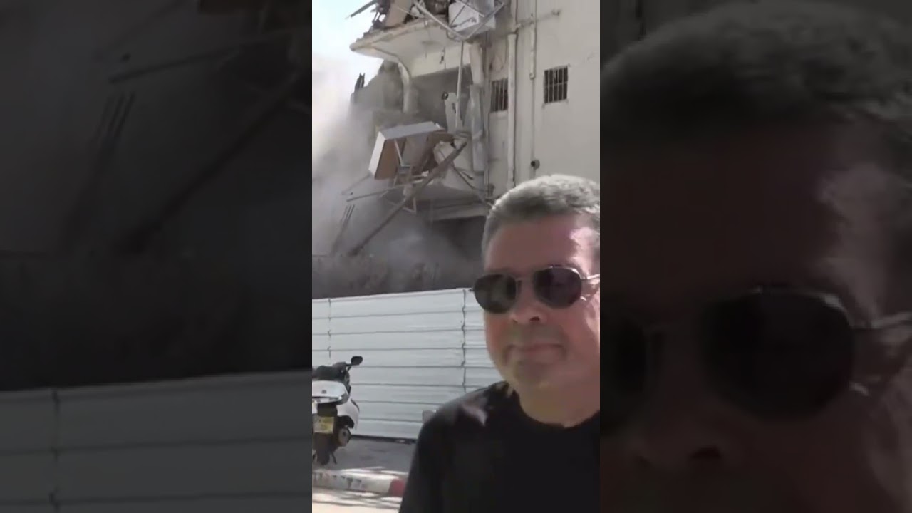 באמצע הריאיון: קריסה בבניין שנפגע מטיל ברמת גן  #ynet #רמתגן #איראן