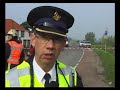 Gekantelde vrachtauto stadsdam