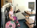 Aceyla lernt wieder laufen Kinder Reha Therapieklinik Meerbusch