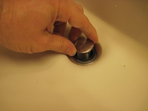 how to use a sink plunger
