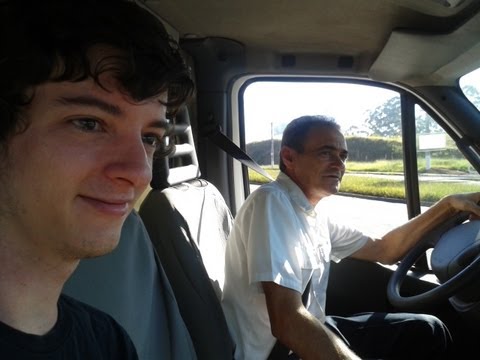 Juiz de Fora - Vídeo postado com algumas fotos no blog do Leo. Link direto: http://historiasdeumleocaroneiro.blogspot.com/2013/05/de-volta-com-o-dedao-pra-cima-pedindo.html.