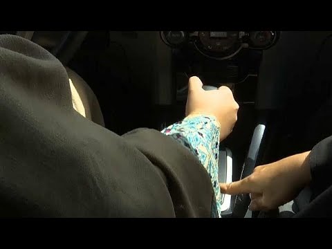 Saudi-Arabien: Frauen lernen Auto fahren