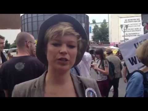 demonstration - Linnea Riensberg, Leiterin der digitalen Gesellschaft, auf der Demonstration