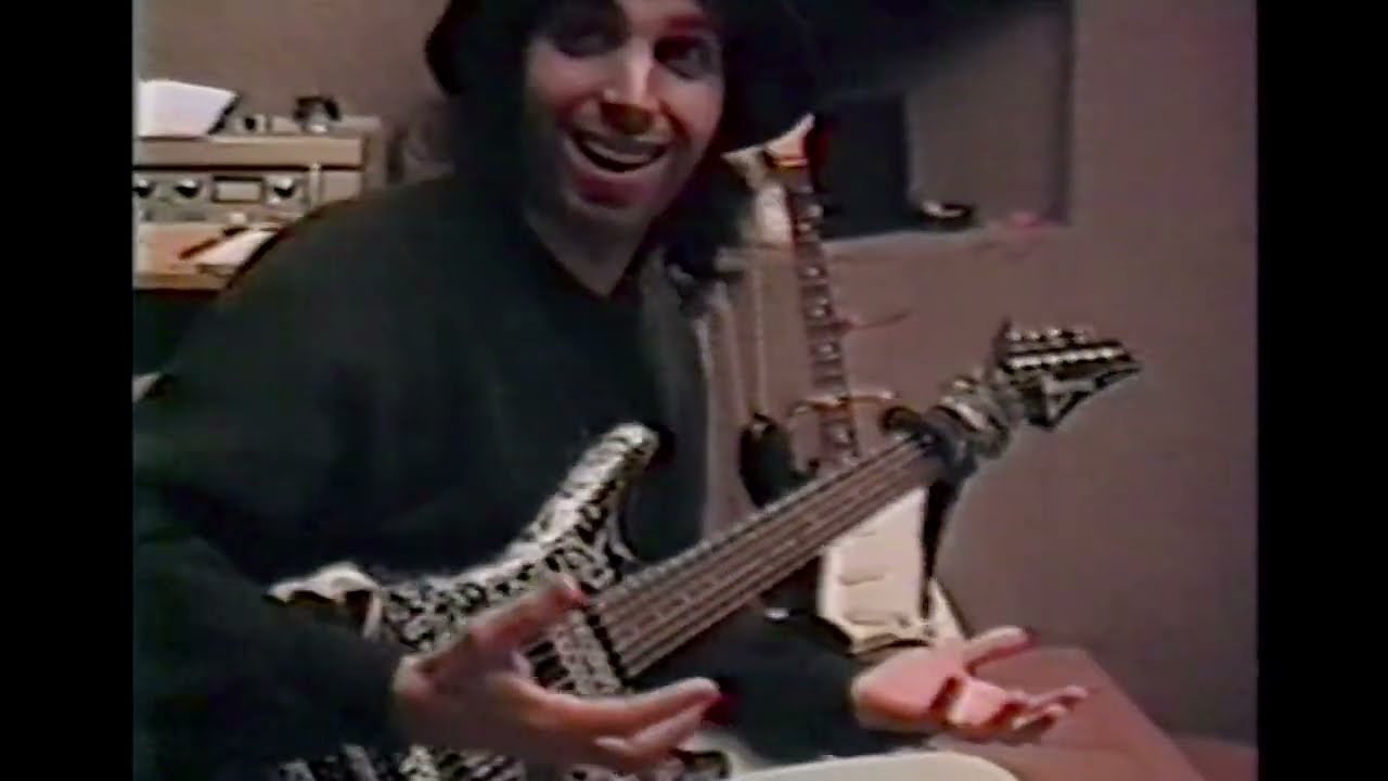 Joe Satriani - "The Forgotten Pt. 1."レコーディング時の映像を公開 (アルバム「Flying in a Blue Dream」1989年リリース収録曲) thm Music info Clip