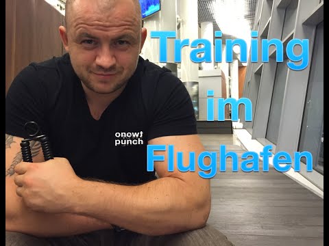 Handtrainer im Flughafen / Griffkraft Übungen / Unterarm Training / One Two Punch